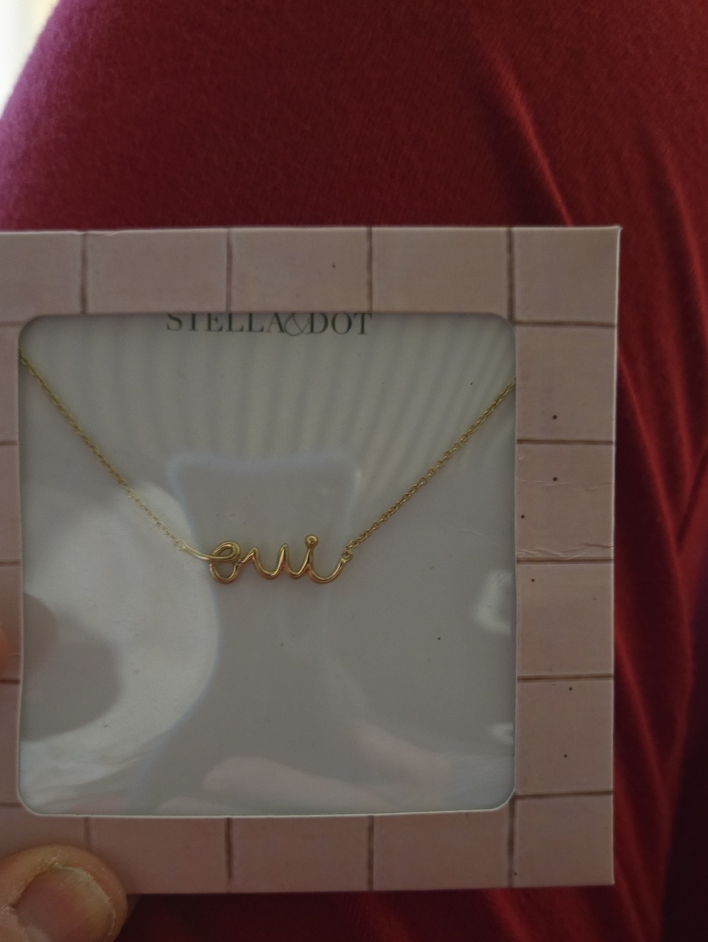 Stella & Dot Gold 'oui' Script Necklace